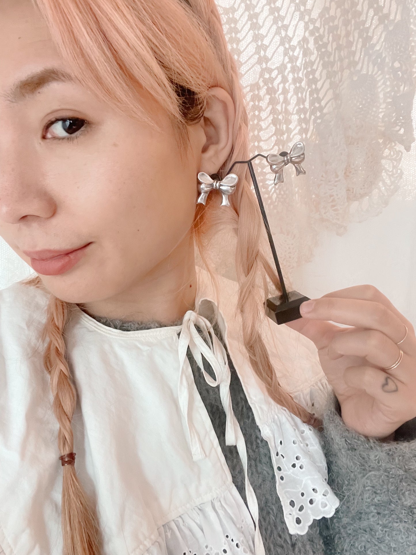 1980s Ribbon Silver Pierce