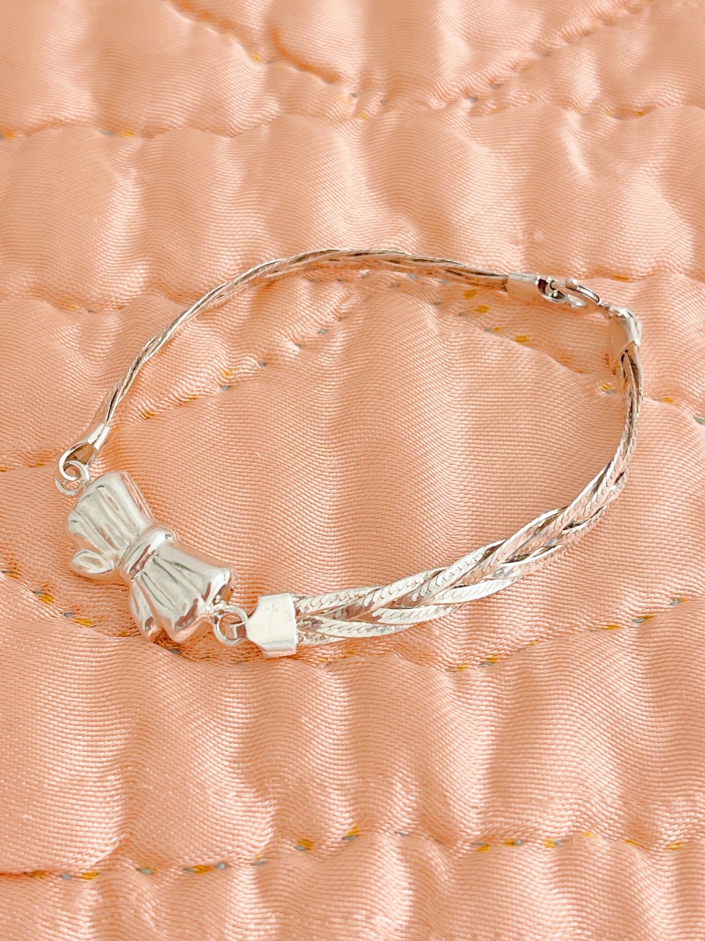 Vintage Ribbon Twist Chain Bracelet