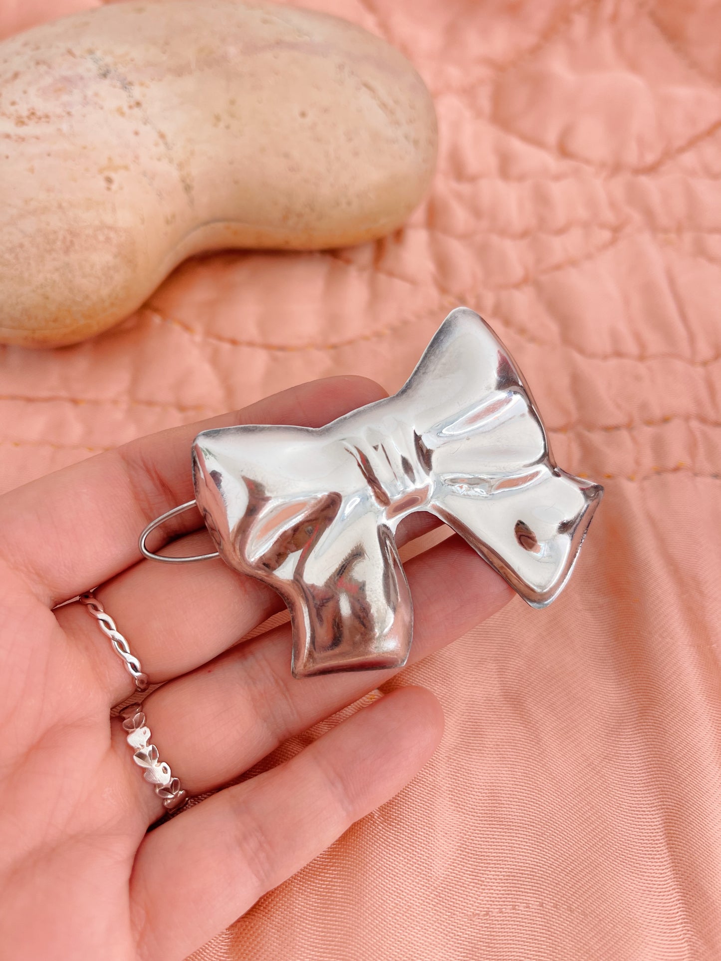 1990s Vintage Ribbon Silver Hair Clip