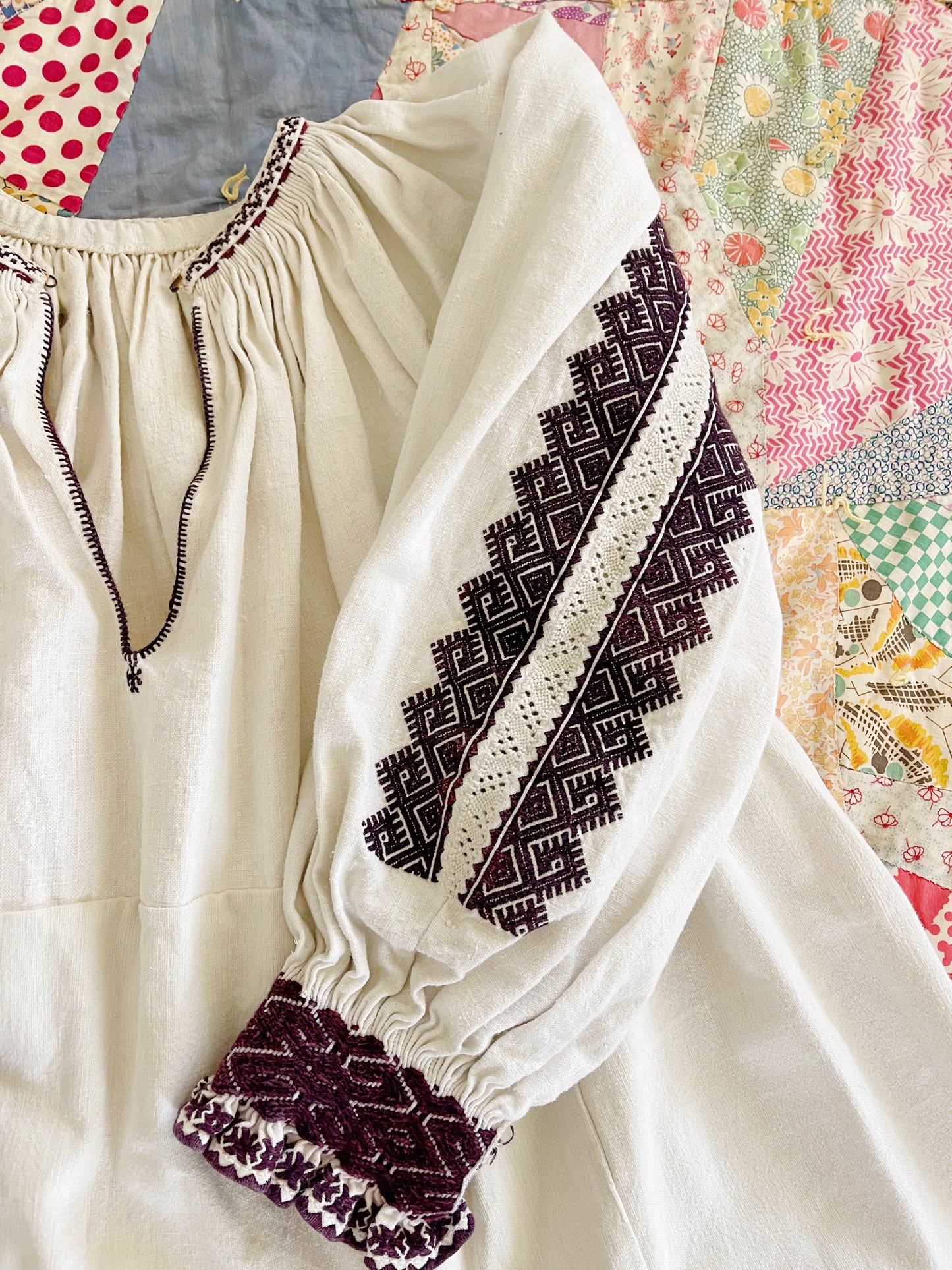 Vintage Romanian Long Sleeves Blouse.