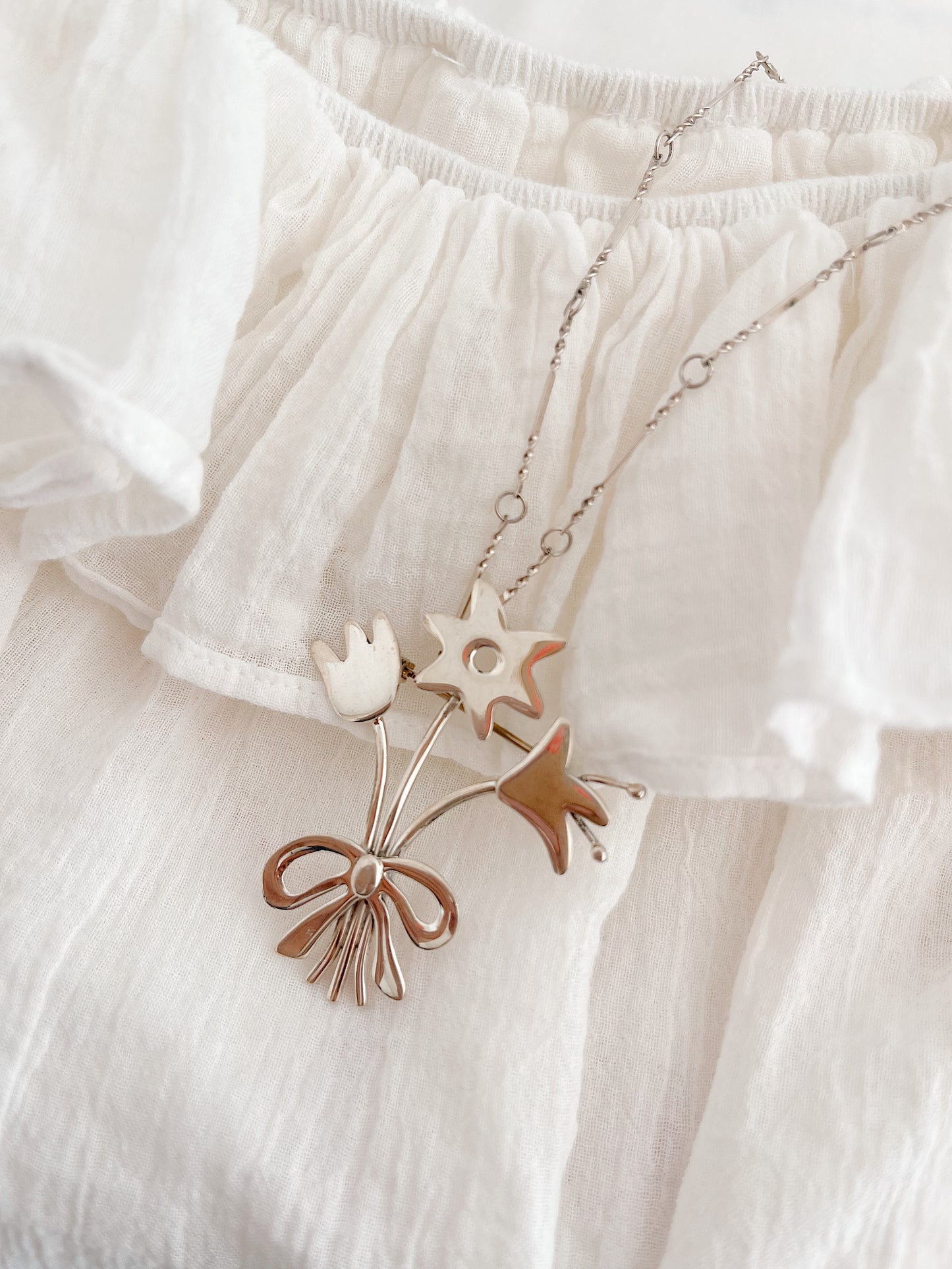 Vintage Flower Bouquet Silver Brooch.