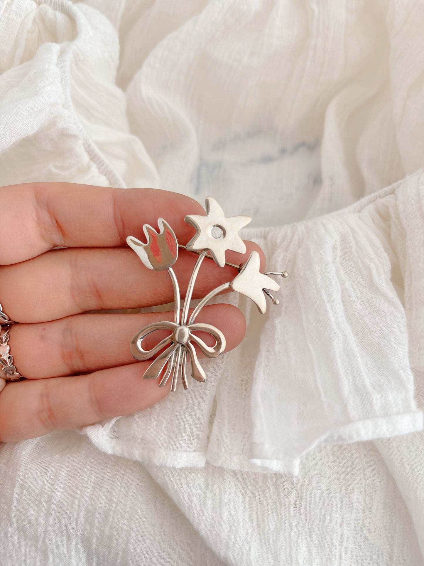 Vintage Flower Bouquet Silver Brooch.