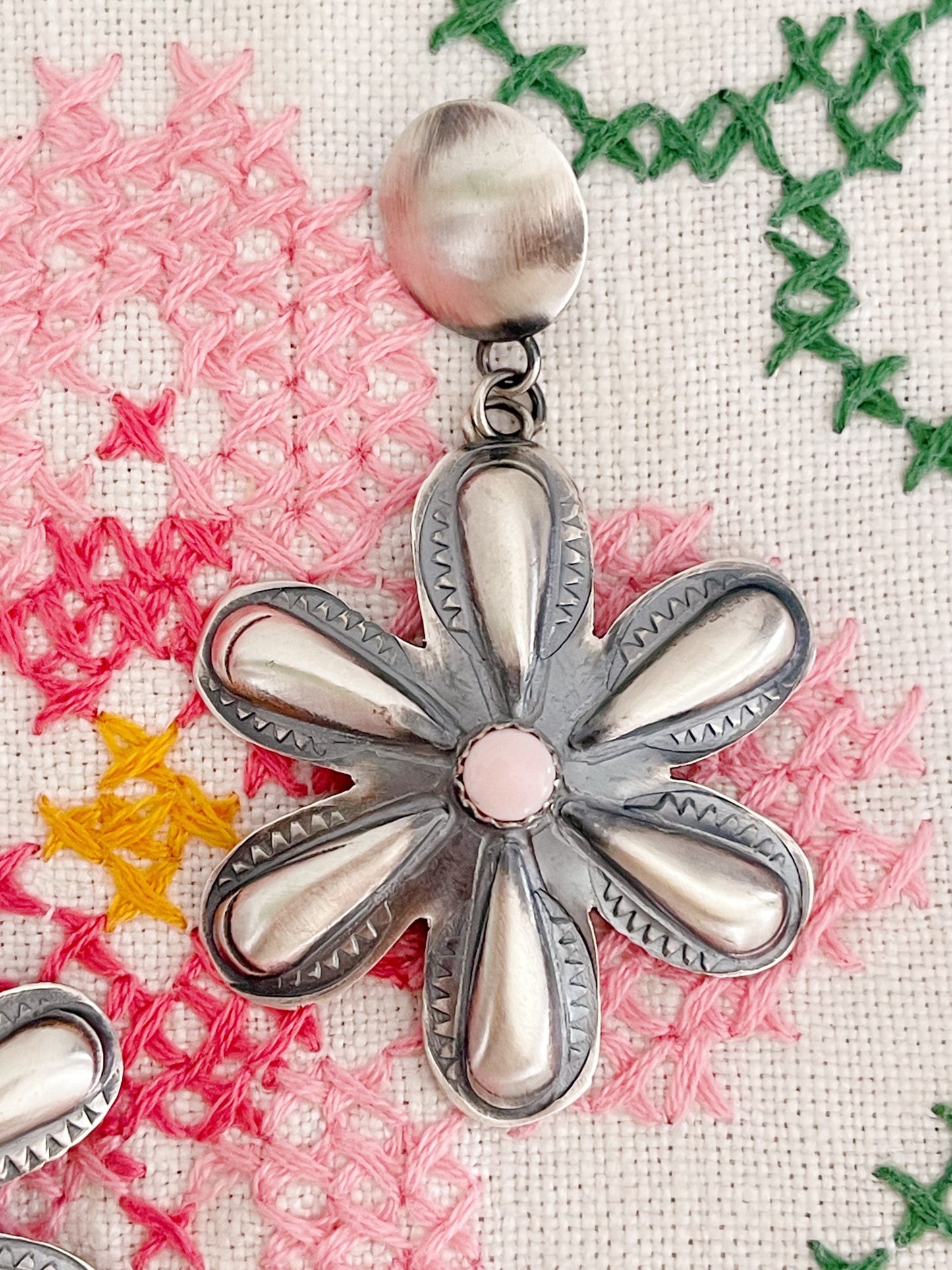 Navajo Pink Shell Flower Pierce.