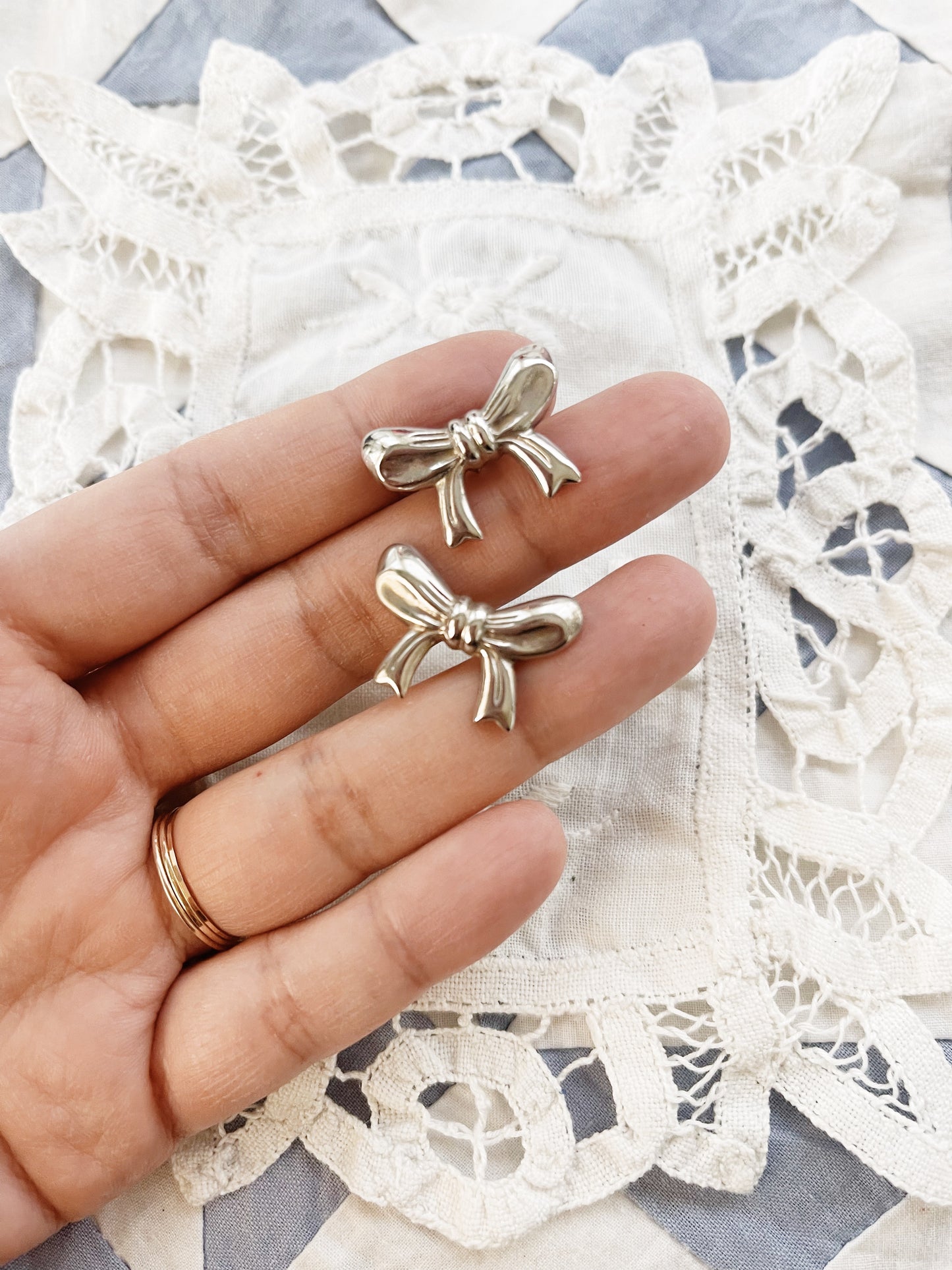 Vintage Ribbon Silver 925 Pierce