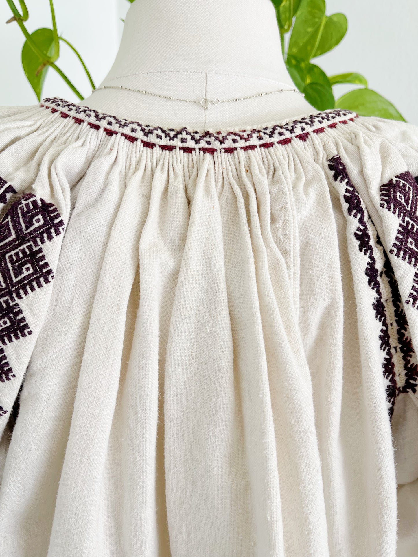 Vintage Romanian Long Sleeves Blouse.