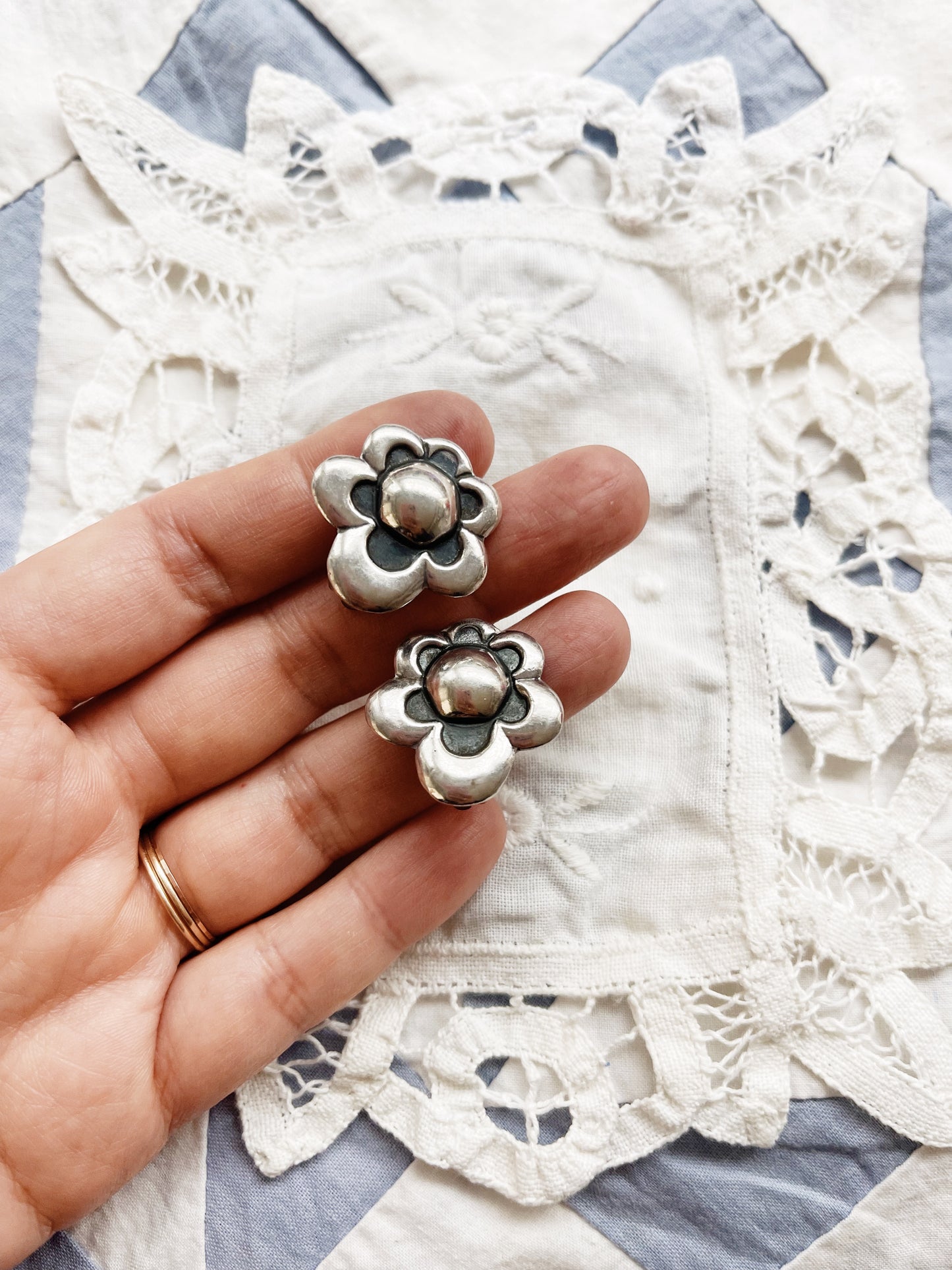 So Cute ! Vintage Flower Earrings