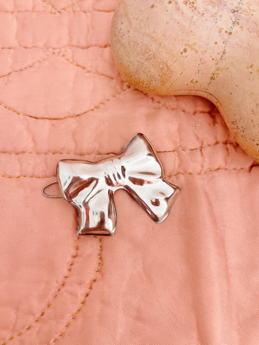 1990s Vintage Ribbon Silver Hair Clip