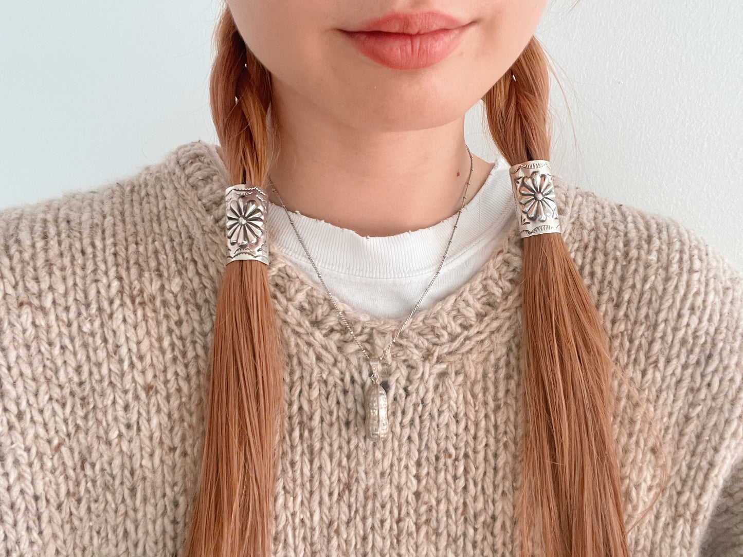 Navajo Shiny Silver Ponytail (Medium)