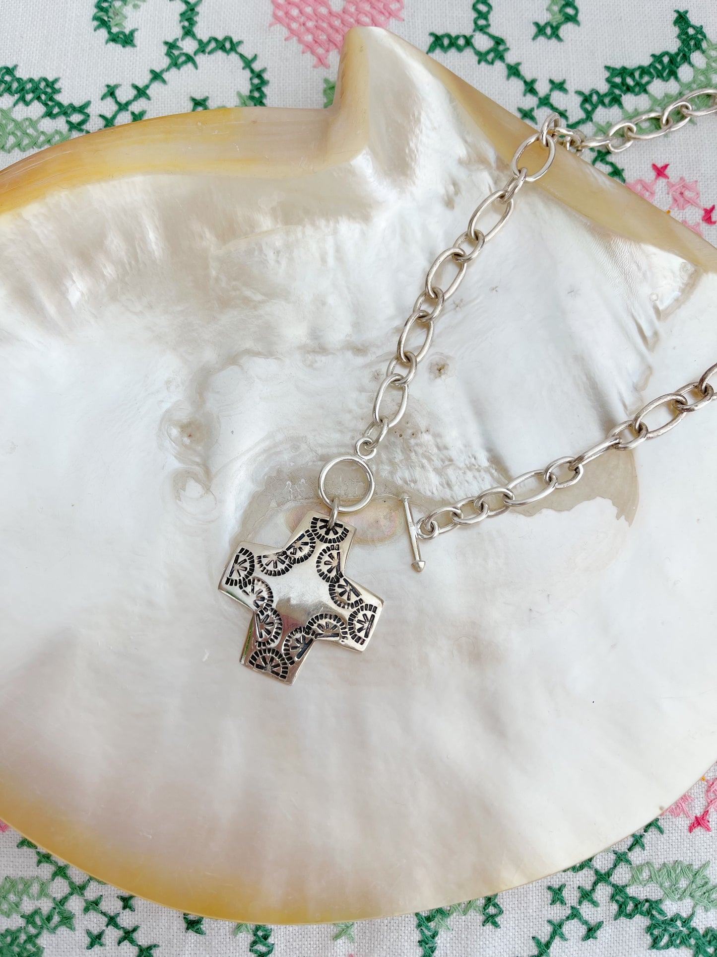 1990’s Cross Silver Chain Necklace.