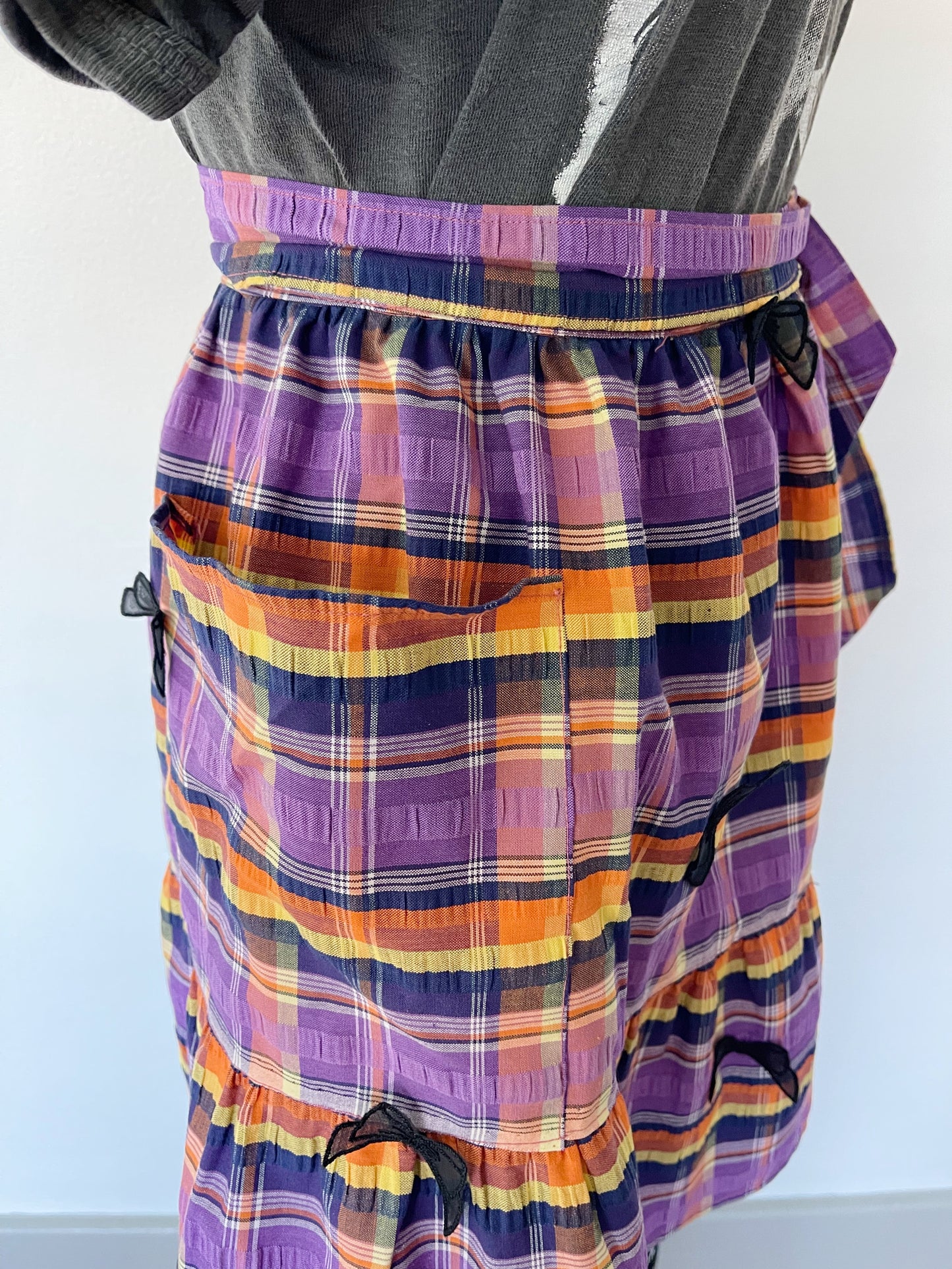 Vintage 1960s Ribbon Parched Apron