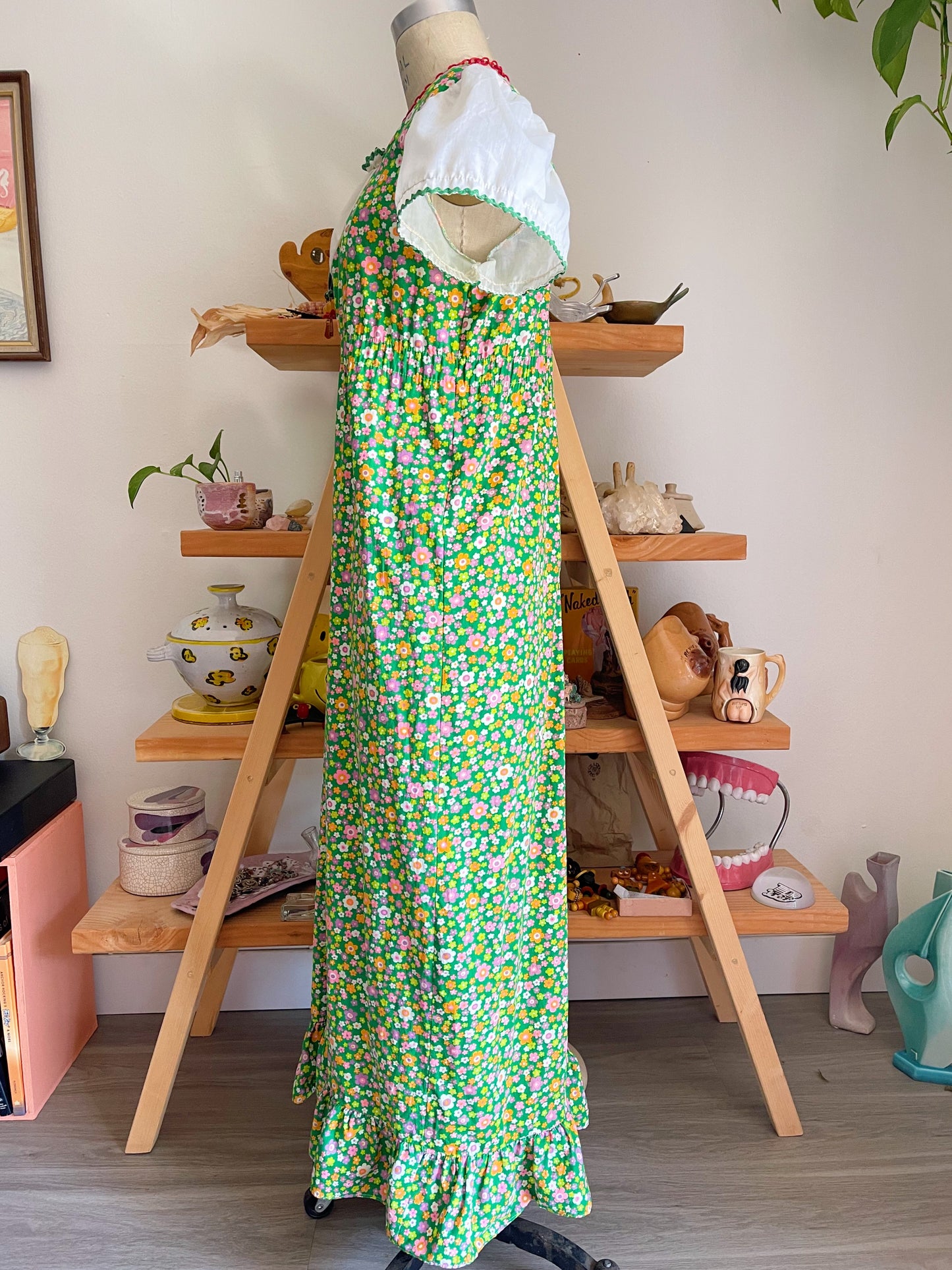 1970‘s Flowered Long Dress.