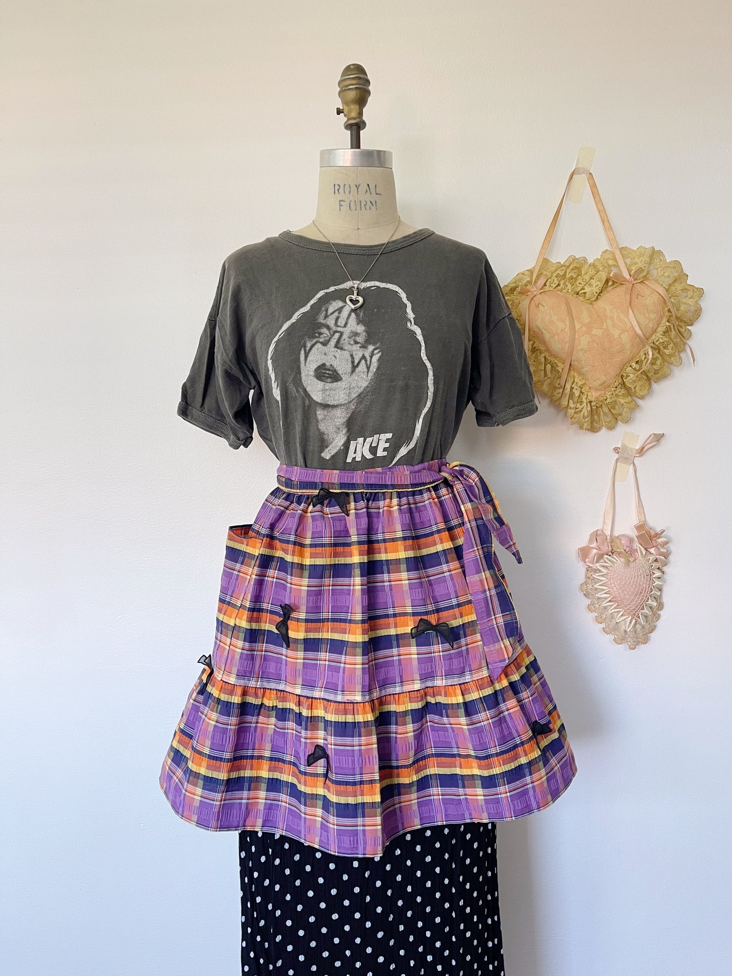 Vintage 1960s Ribbon Parched Apron