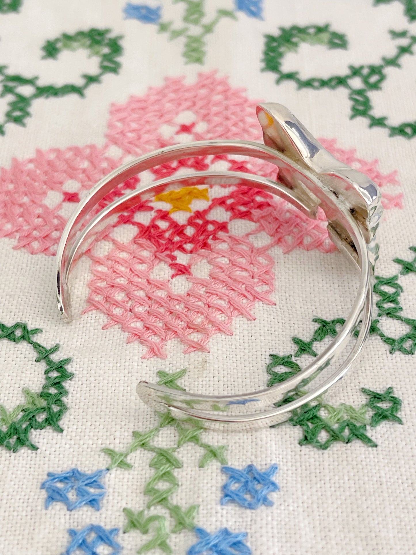 1980’s Vintage Ribbon Bow Cuff Bangle.