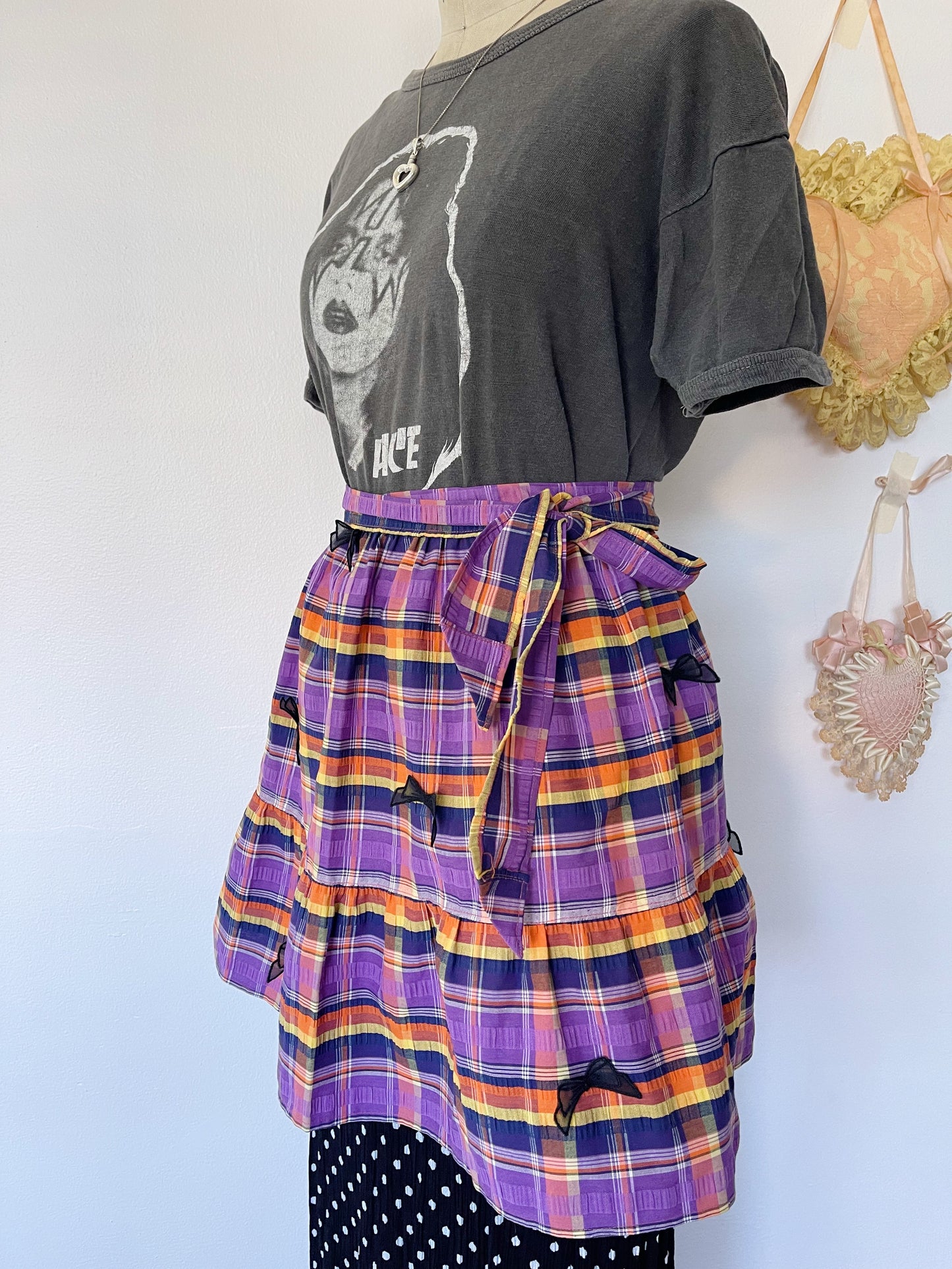 Vintage 1960s Ribbon Parched Apron