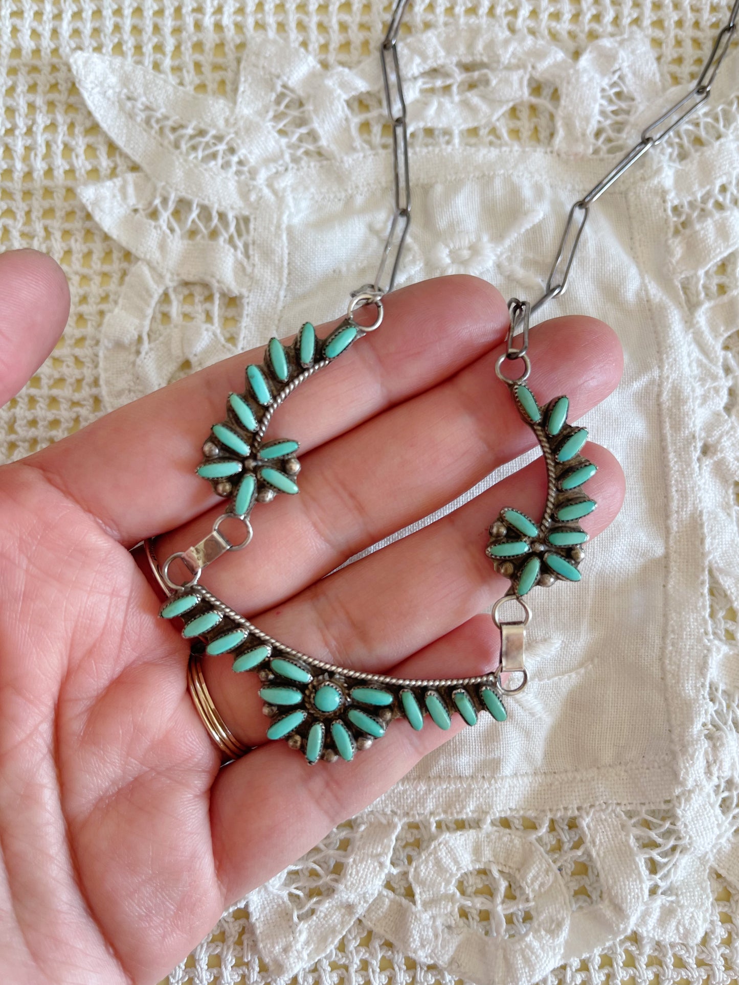1950s Vintage Zuni Petite Pointed Turquoise Necklace and Pierce