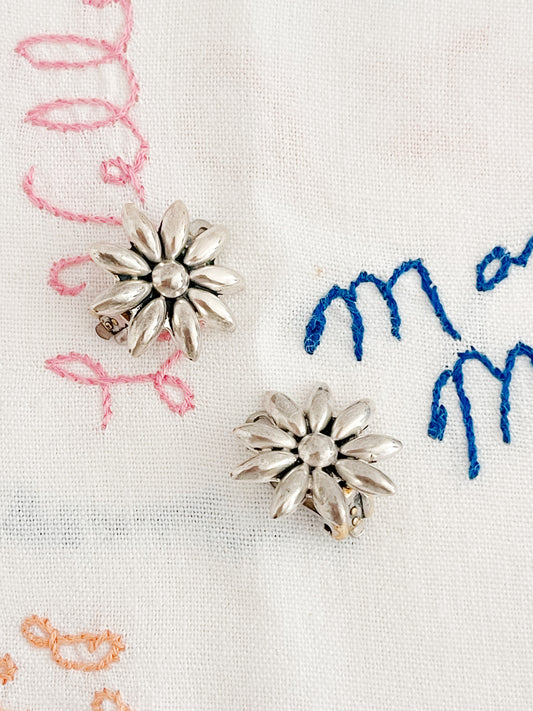 1980‘s Flower Silver Clip Earrings.