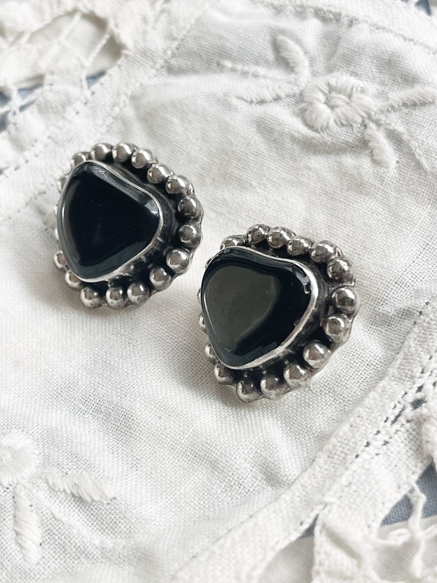 Vintage Onyx Heart Pierce