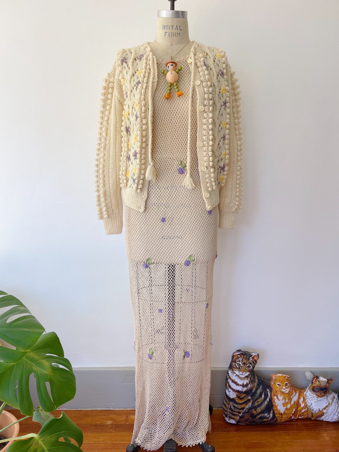 1970s Pom Pom Flower Knit Cardigan