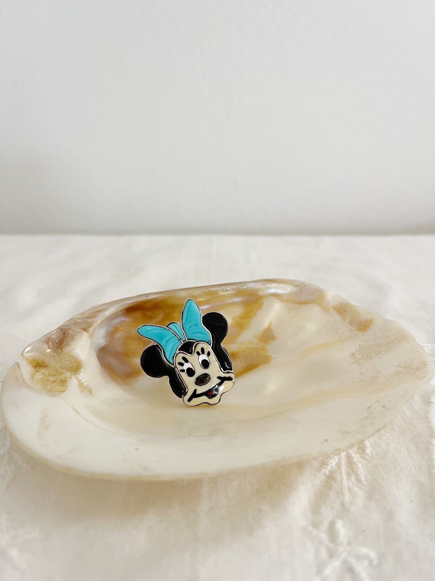 Andrea Lonjose Minnie Ring.