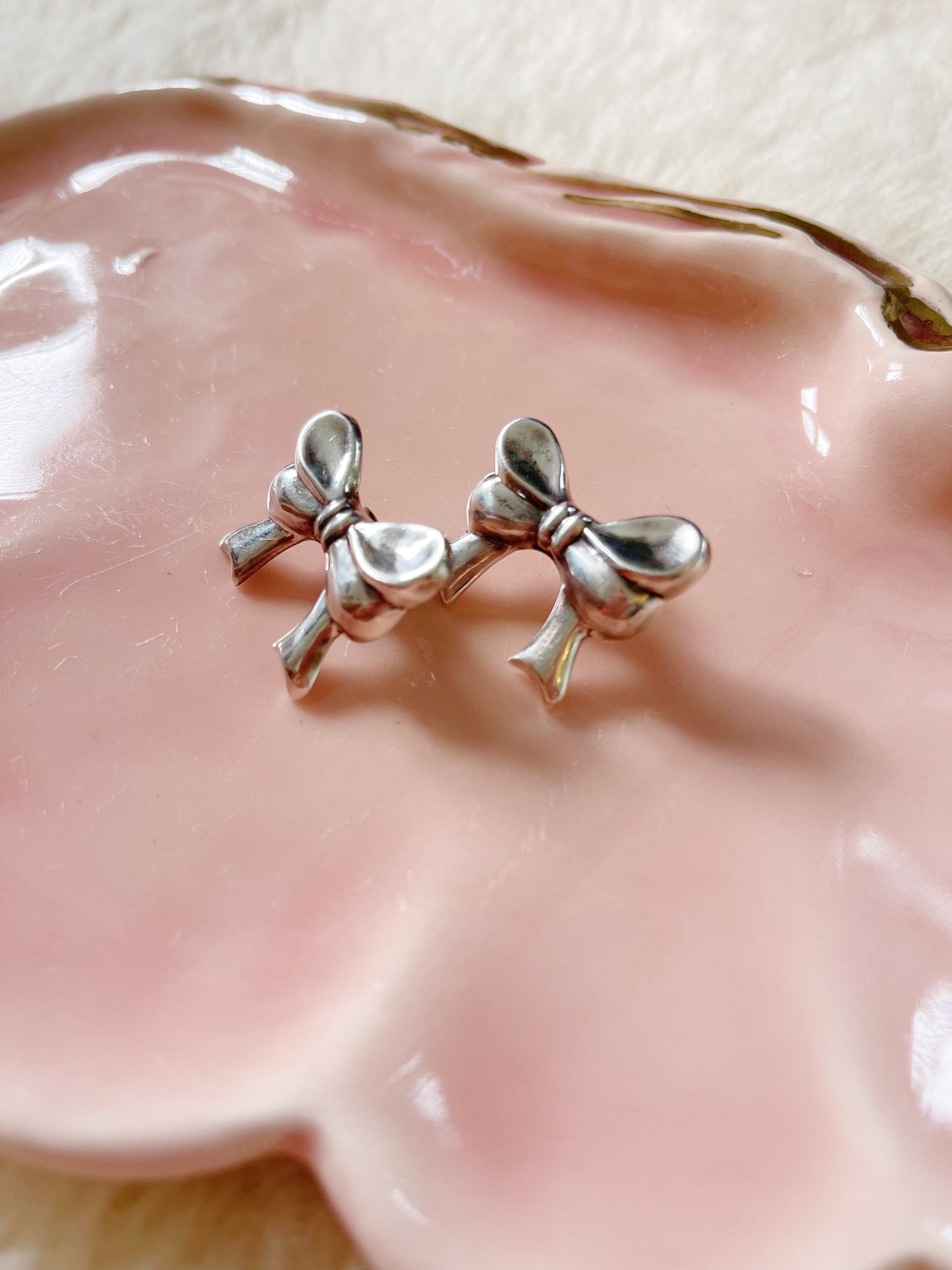 1980s Ribbon Silver Pierce