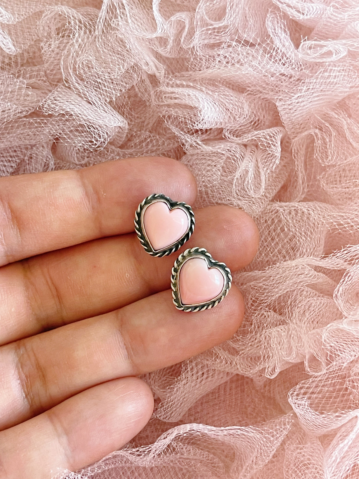 Navajo Pink Conch Tiny Heart Pierce