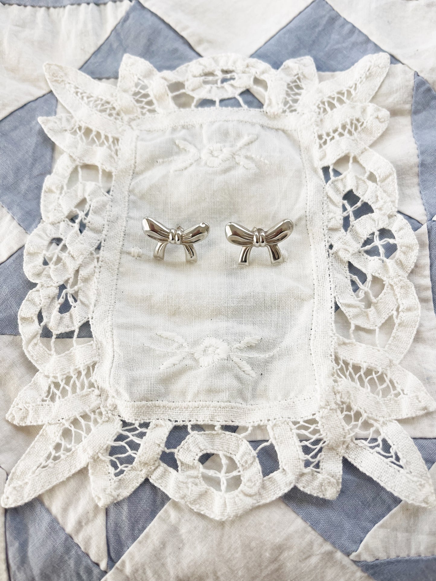 Vintage Ribbon Silver 925 Pierce