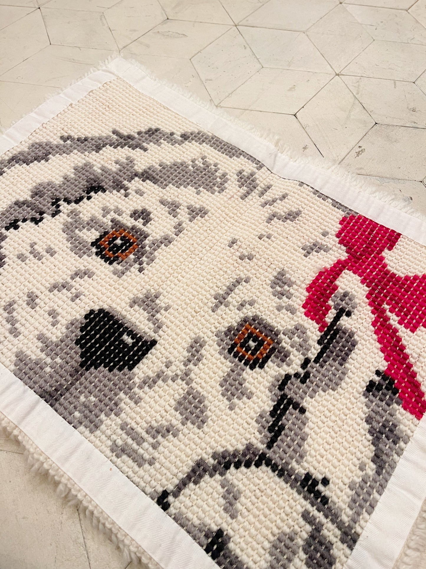 Latch Hook Puppy with Ribbon Rug