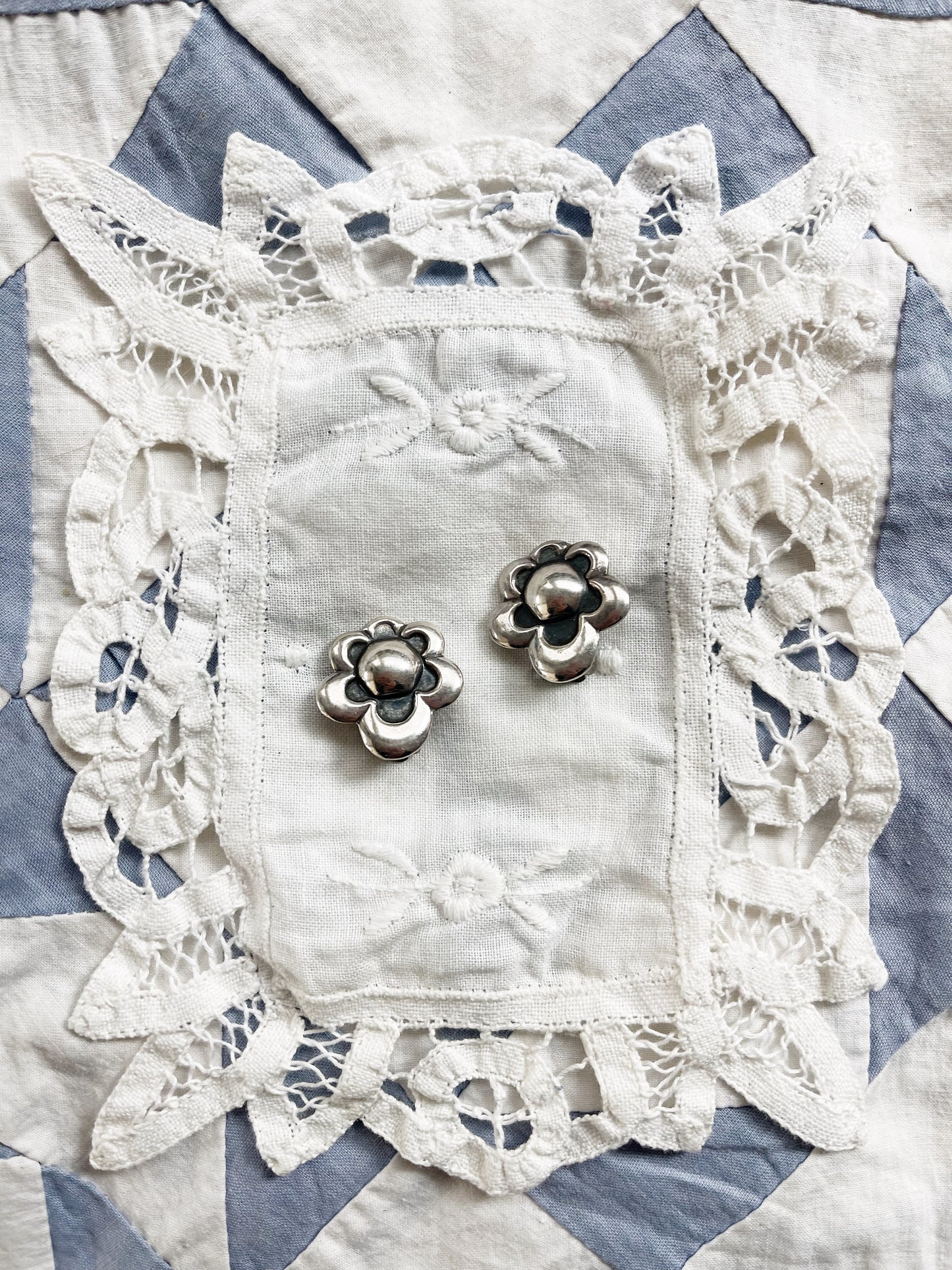 So Cute ! Vintage Flower Earrings
