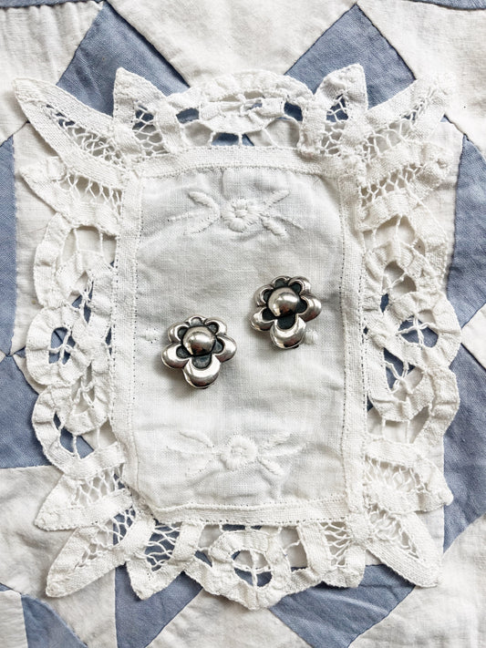 So Cute ! Vintage Flower Earrings
