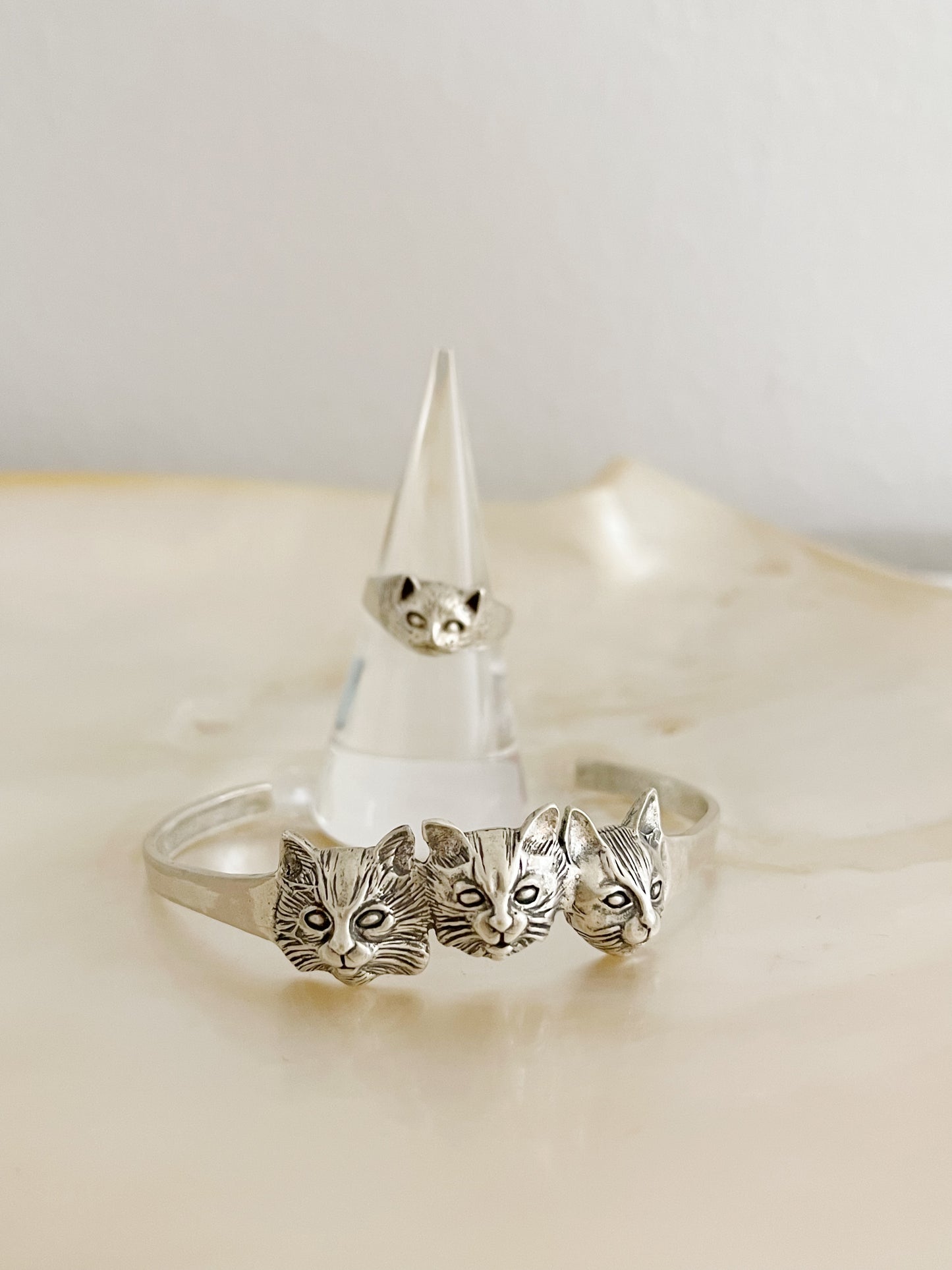 Vintage Cat Face Silver Ring.