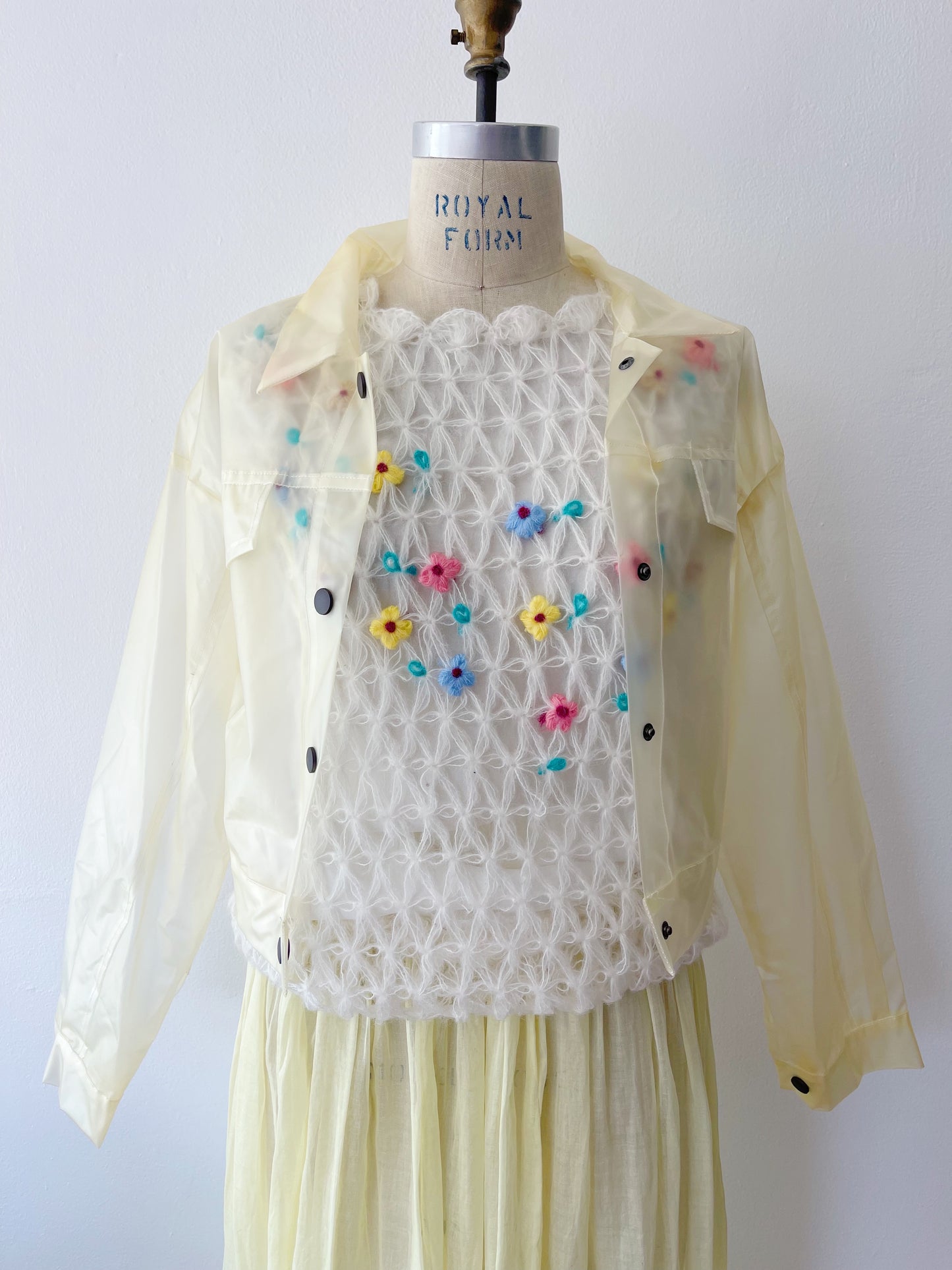 1960s Hand Crochet Sleeveless Tops