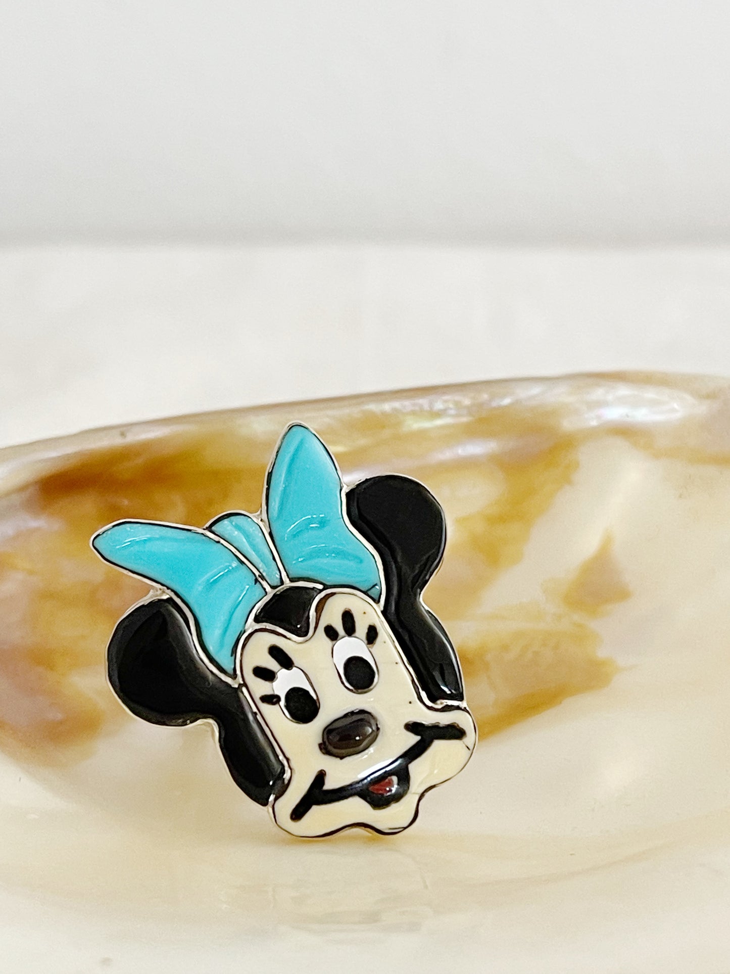 Andrea Lonjose Minnie Ring.