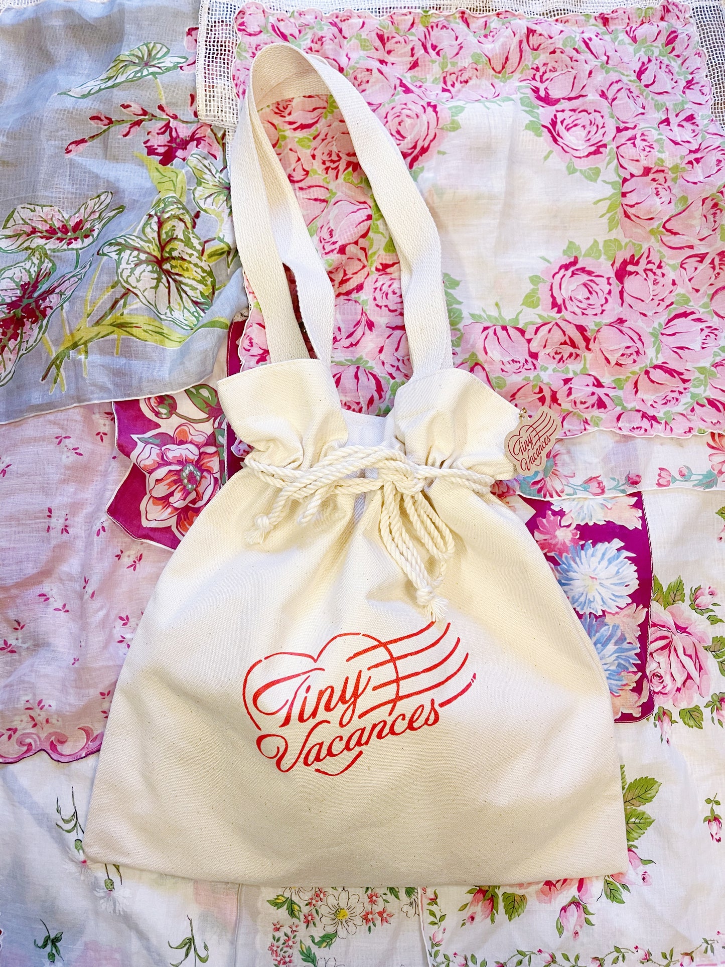 Tiny Vacances Tote Bag.