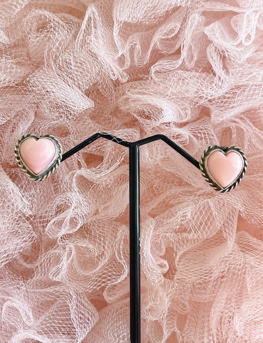 Navajo Pink Conch Tiny Heart Pierce