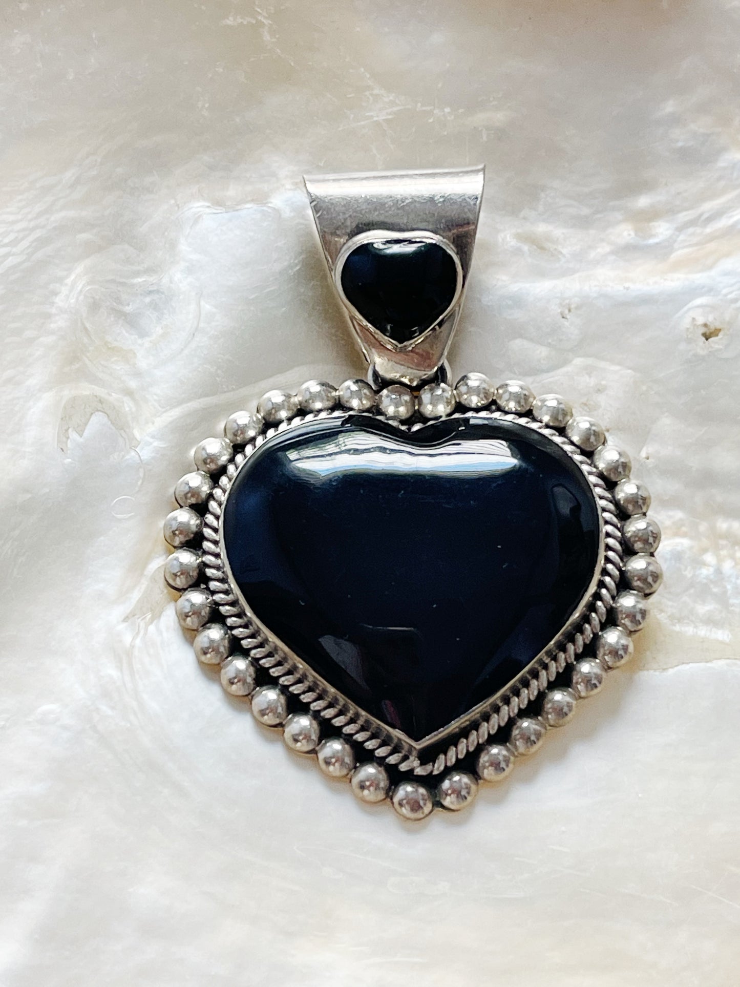 1980s Large Size Onyx Double Heart Pendant Top