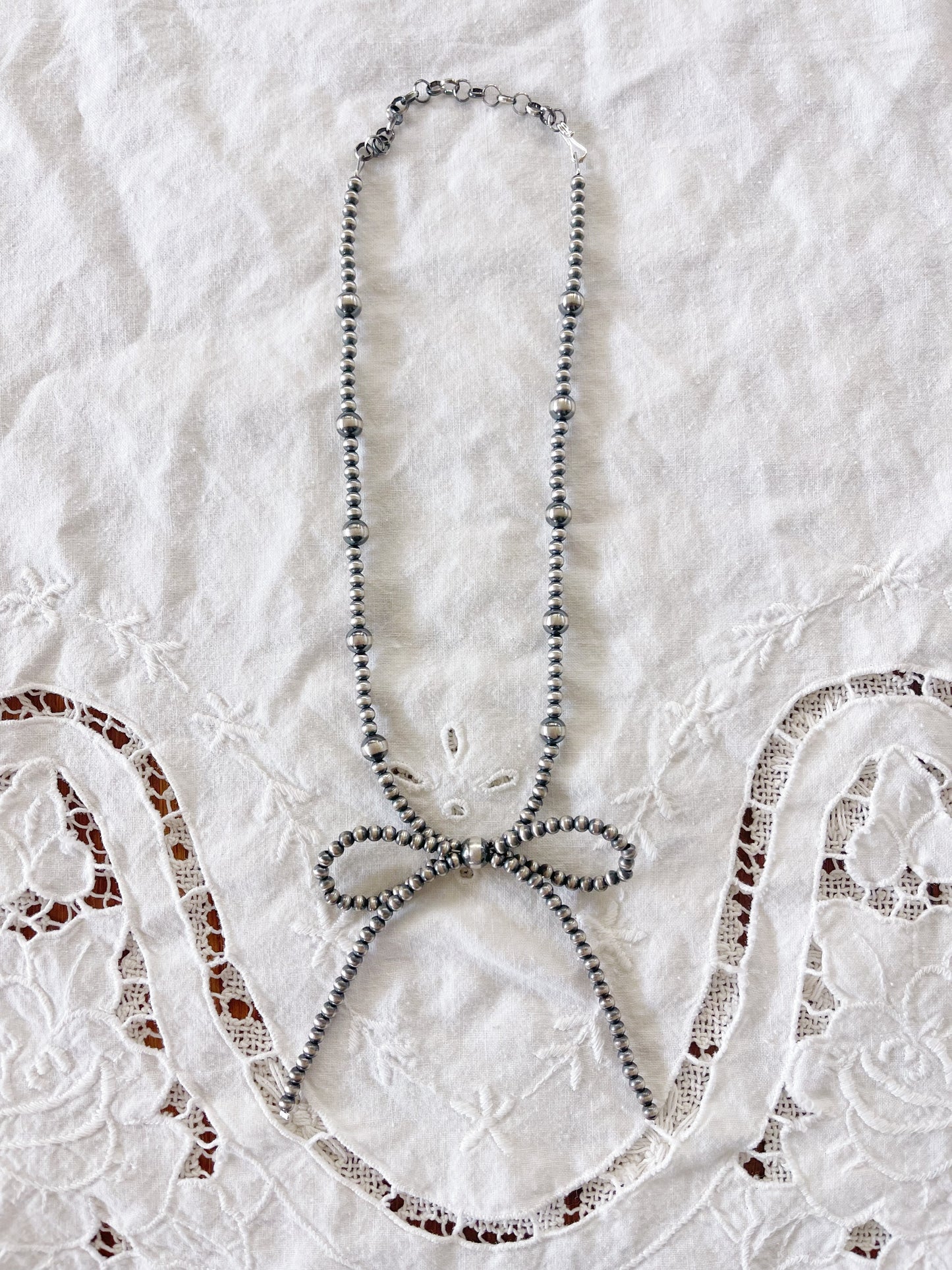 Navajo Pearl Ribbon Choker Necklace