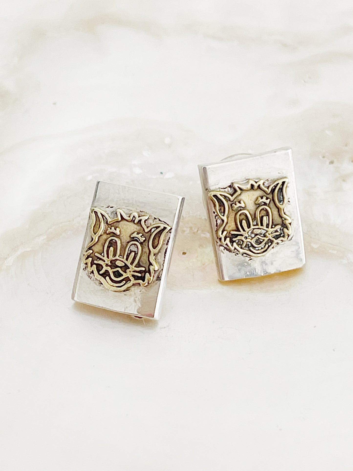 Vintage Silver Square Tiny Cat Pierce.