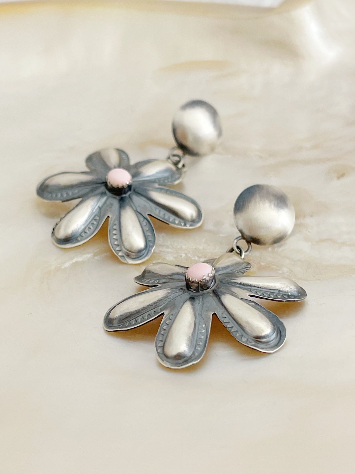 Navajo Pink Shell Flower Pierce.