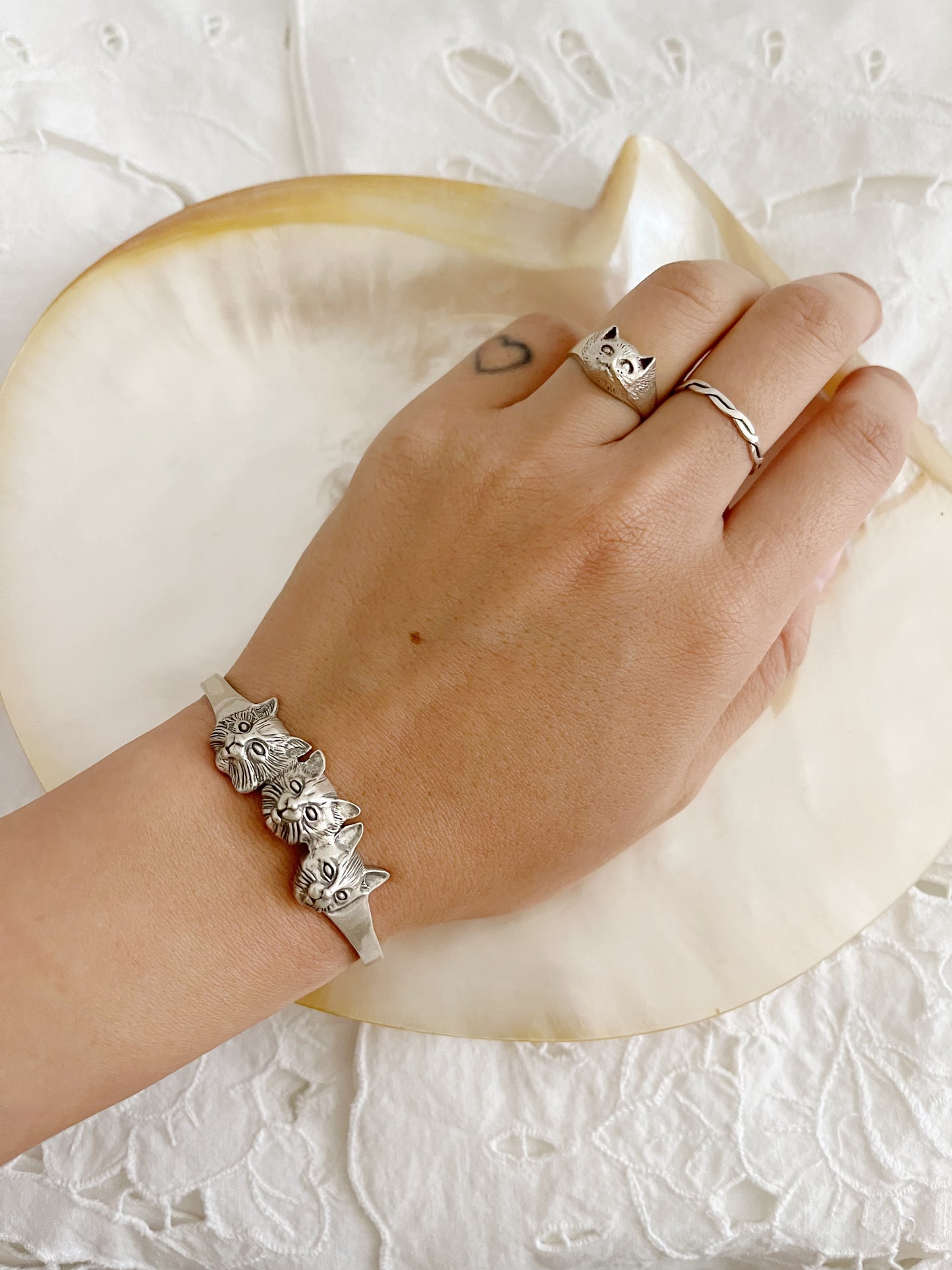 Vintage Cat Face Silver Ring.