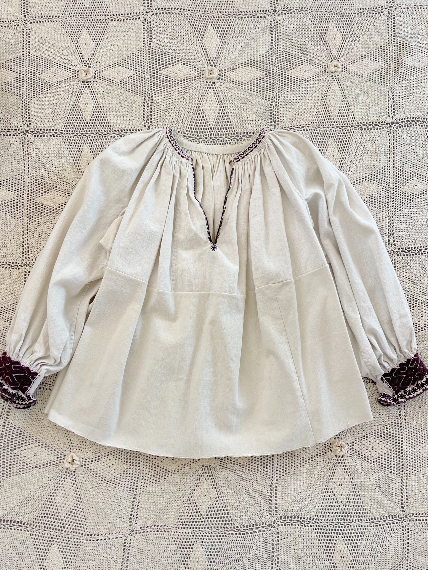 Vintage Romanian Long Sleeves Blouse.