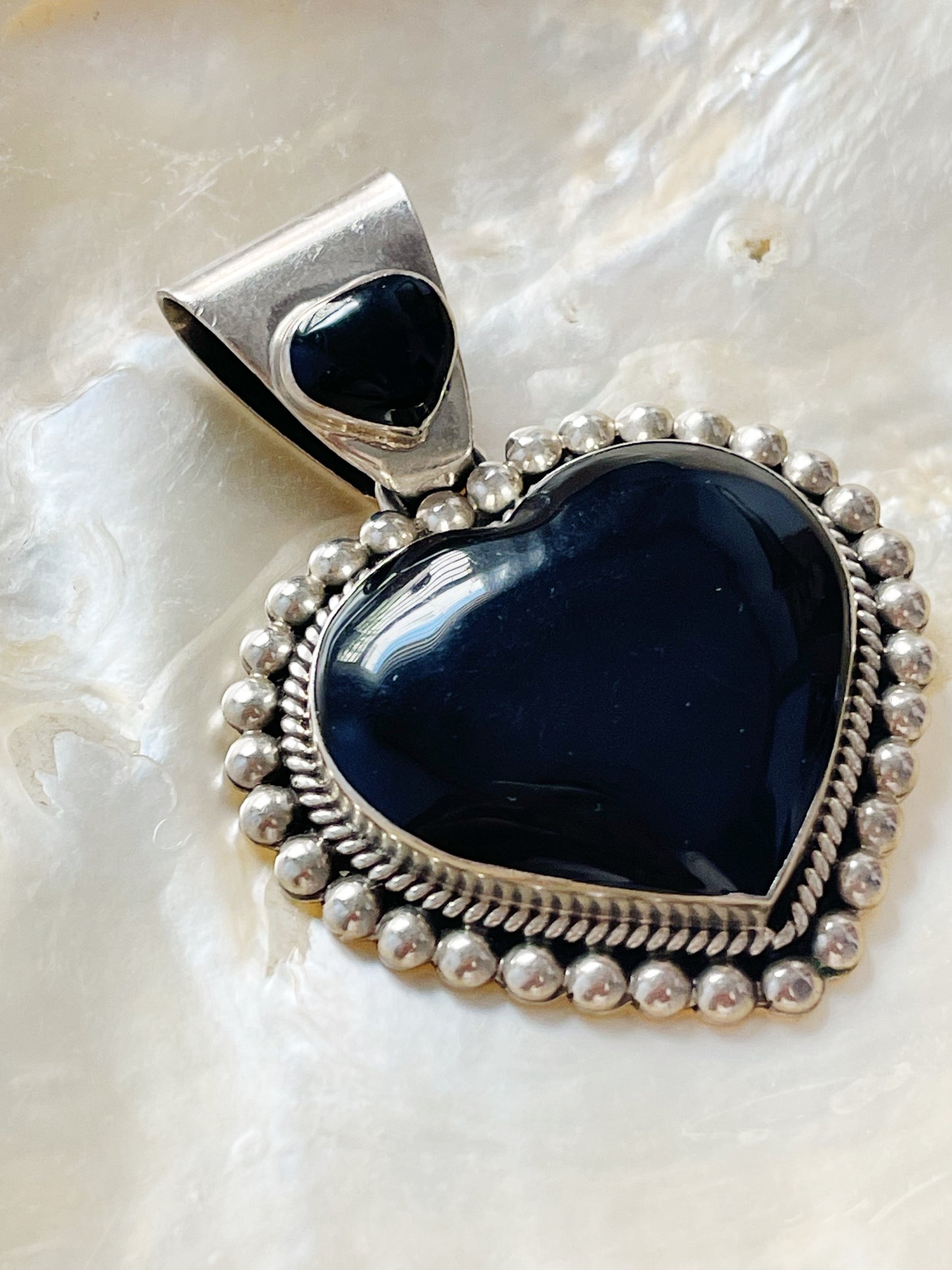 1980s Large Size Onyx Double Heart Pendant Top