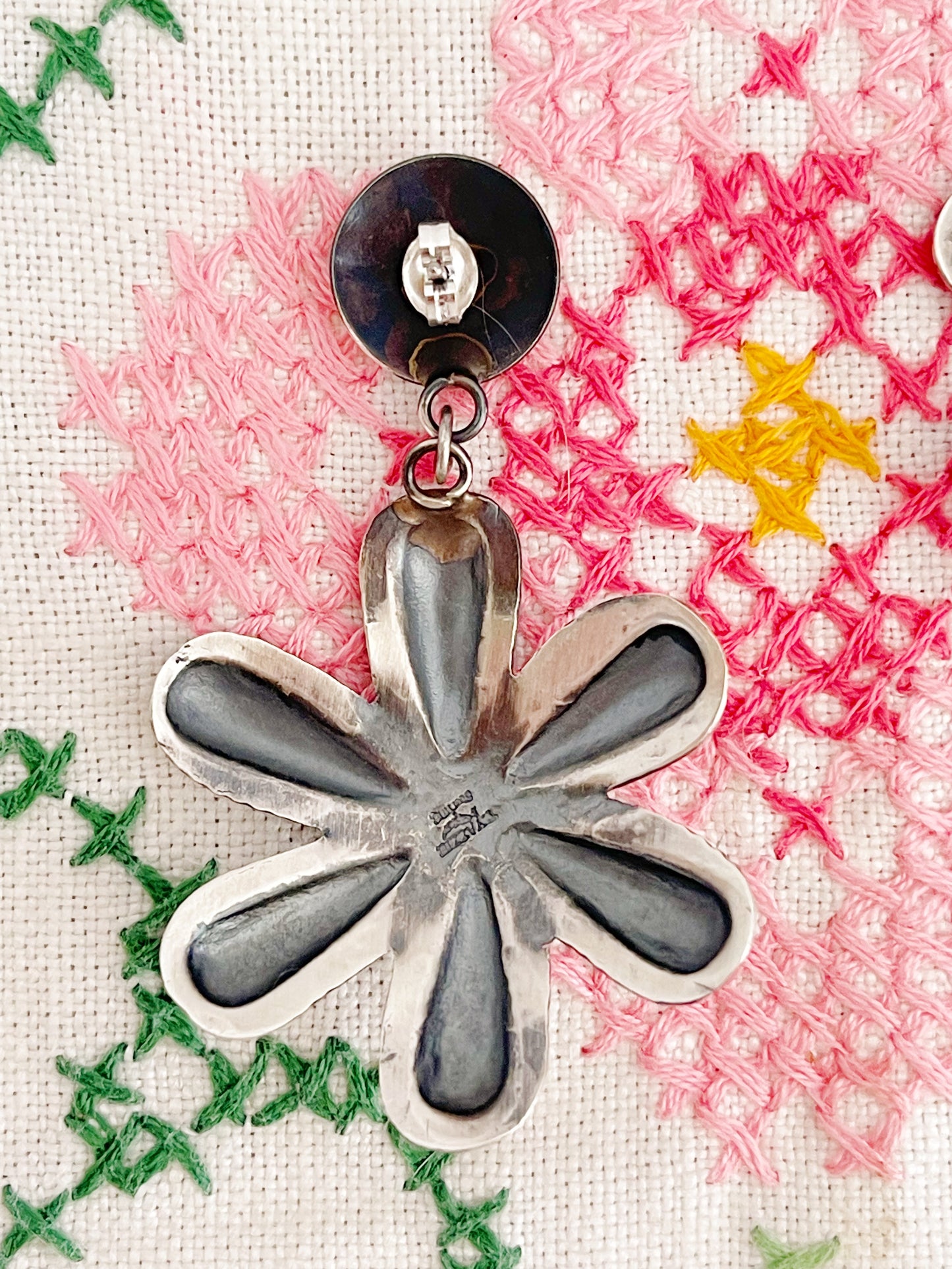 Navajo Pink Shell Flower Pierce.