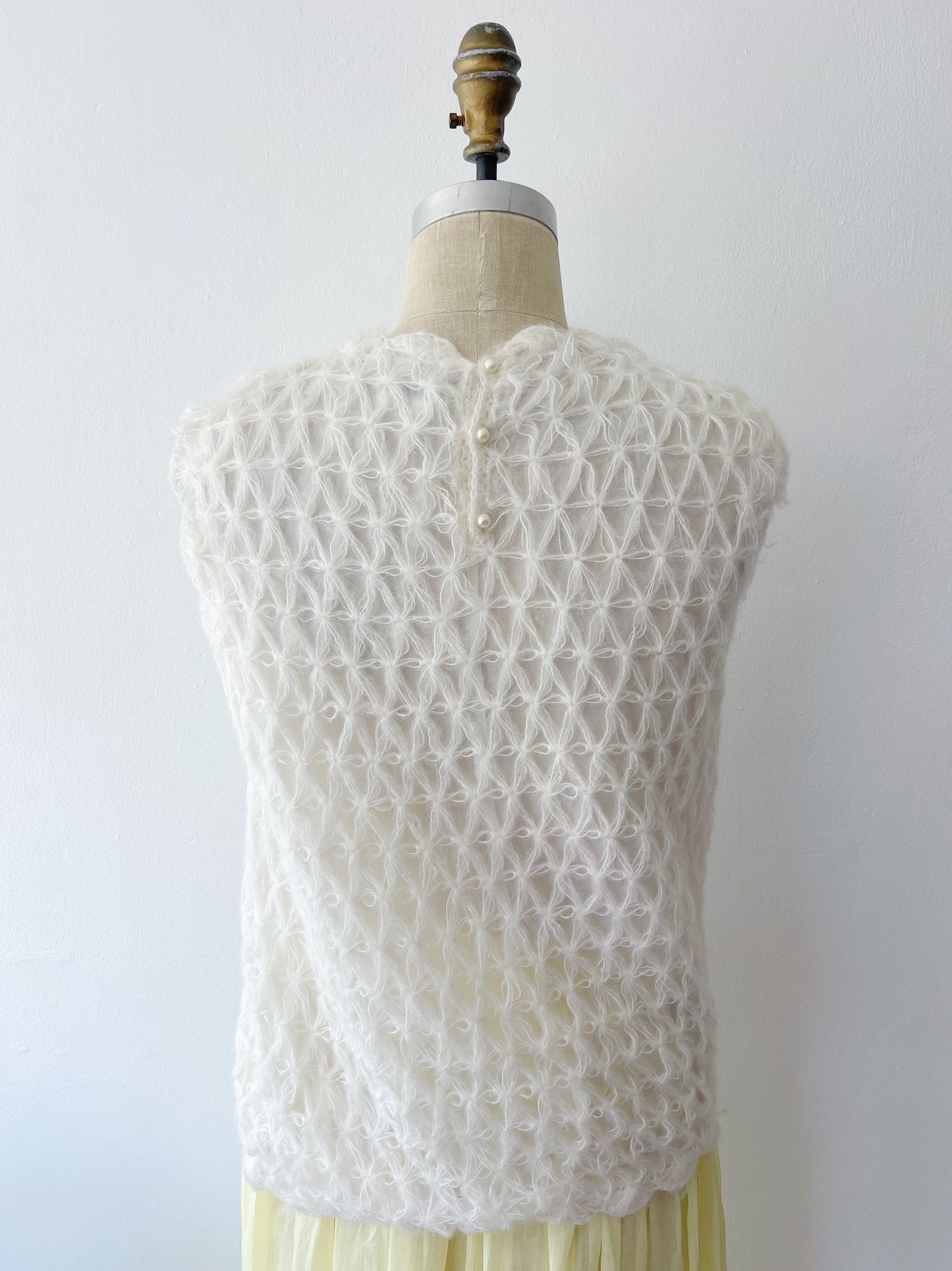 1960s Hand Crochet Sleeveless Tops