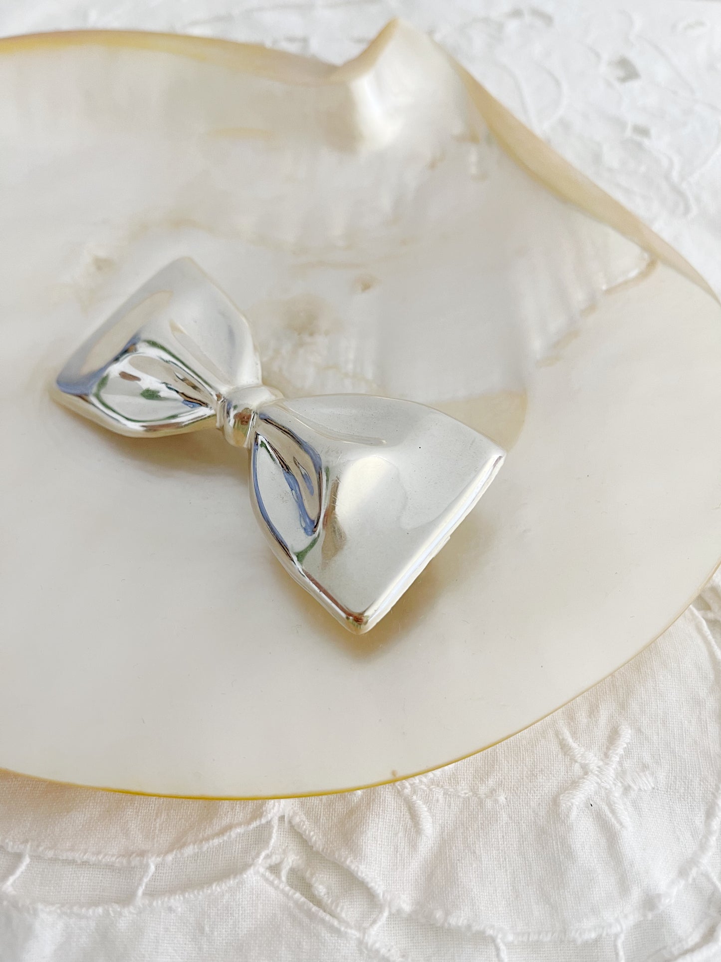 1970’s Large Silver Ribbon Bow Barrette!