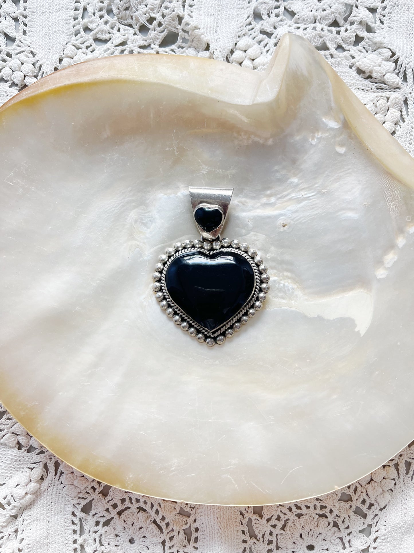 1980s Large Size Onyx Double Heart Pendant Top