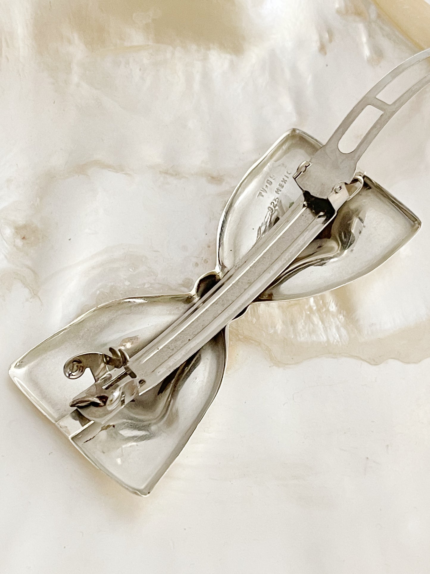 1970’s Large Silver Ribbon Bow Barrette!