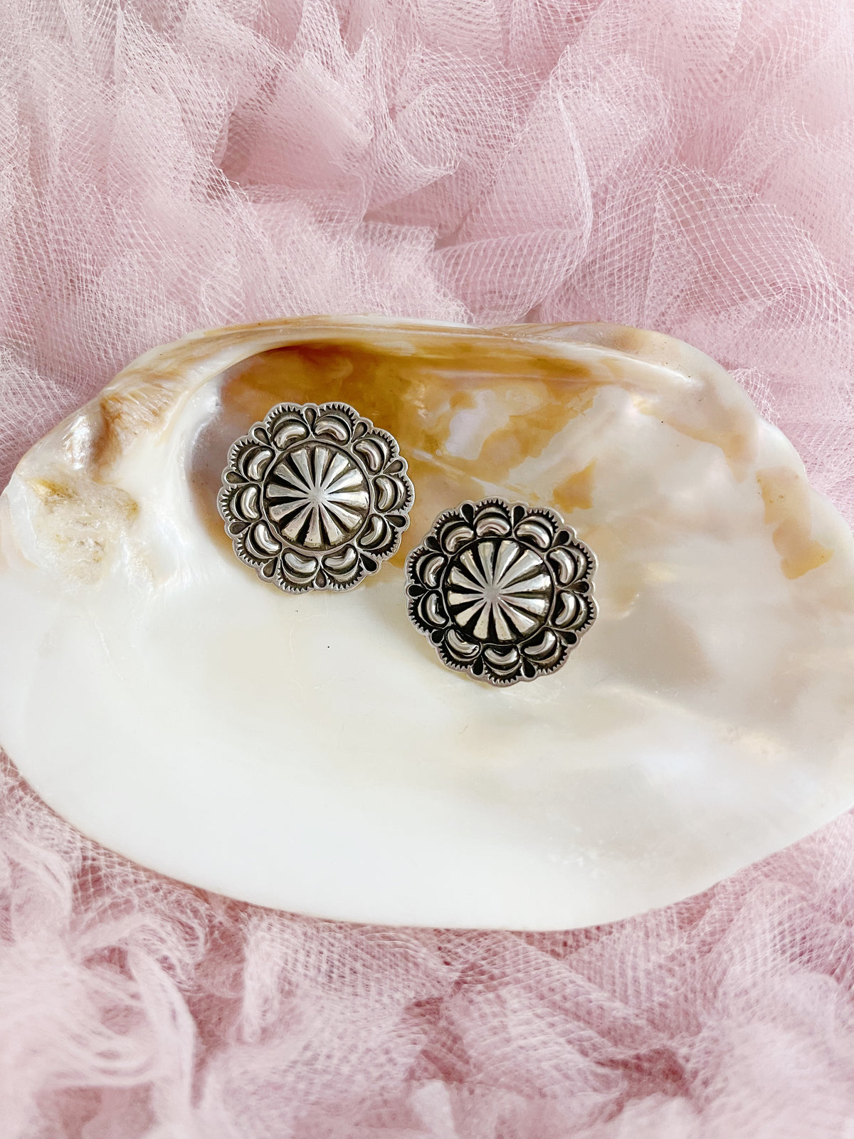 Tsosie Orville White Silver Concho Pierce