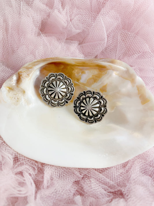 Tsosie Orville White Silver Concho Pierce