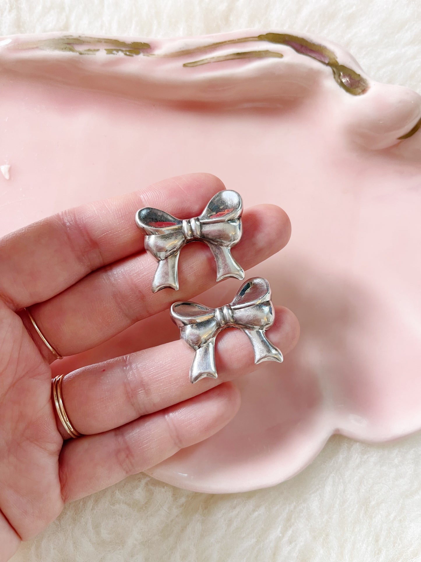 1980s Ribbon Silver Pierce