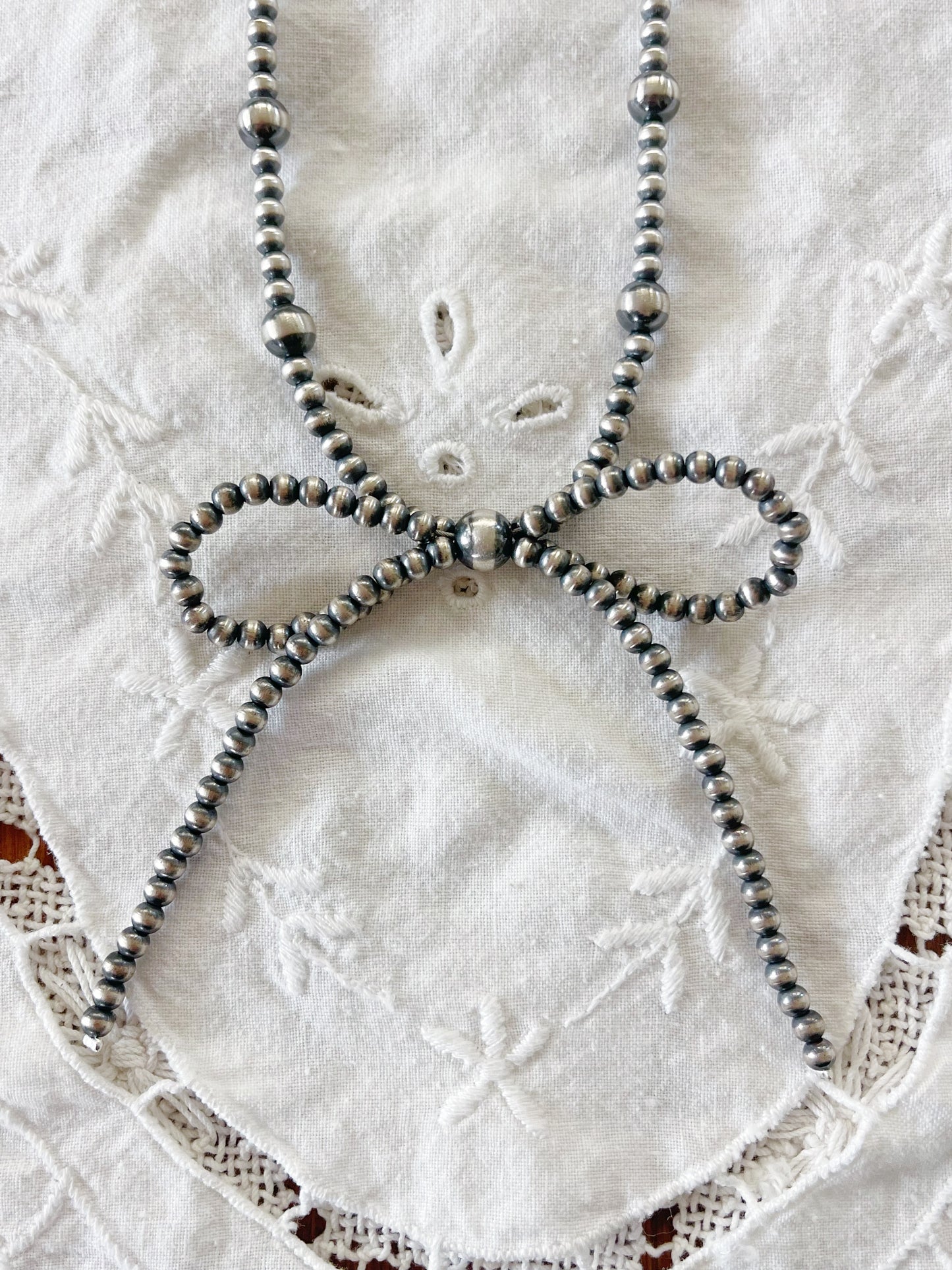 Navajo Pearl Ribbon Choker Necklace